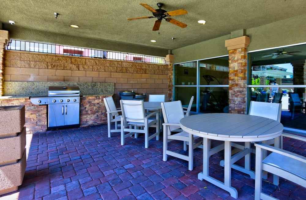Apartment Community Outdoor Kitchen And Grill Area