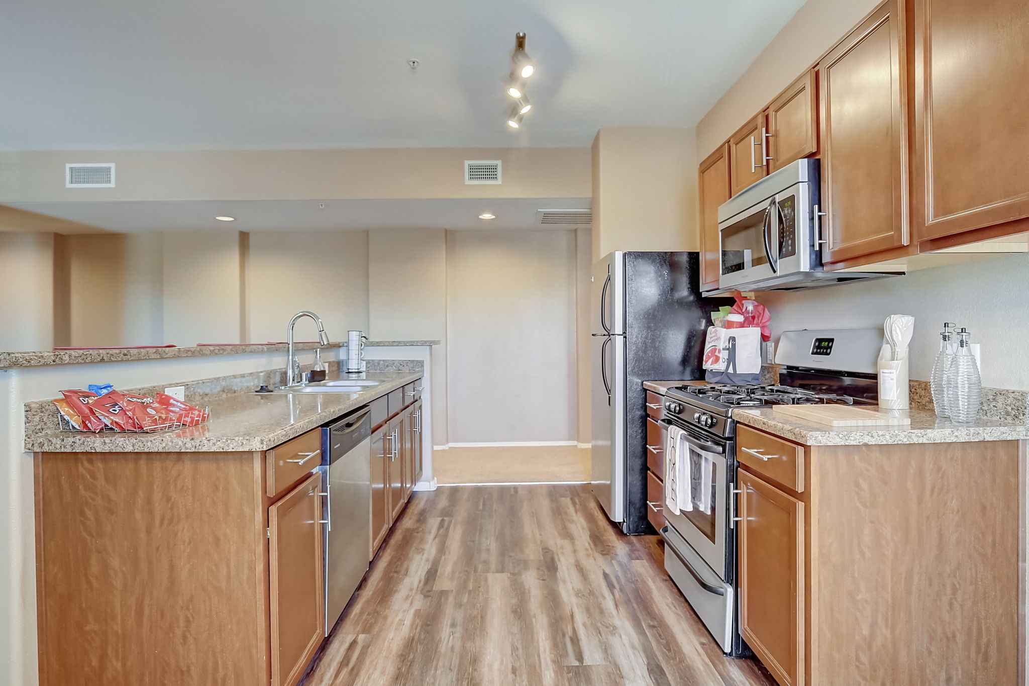 Apartment Kitchen Layout2