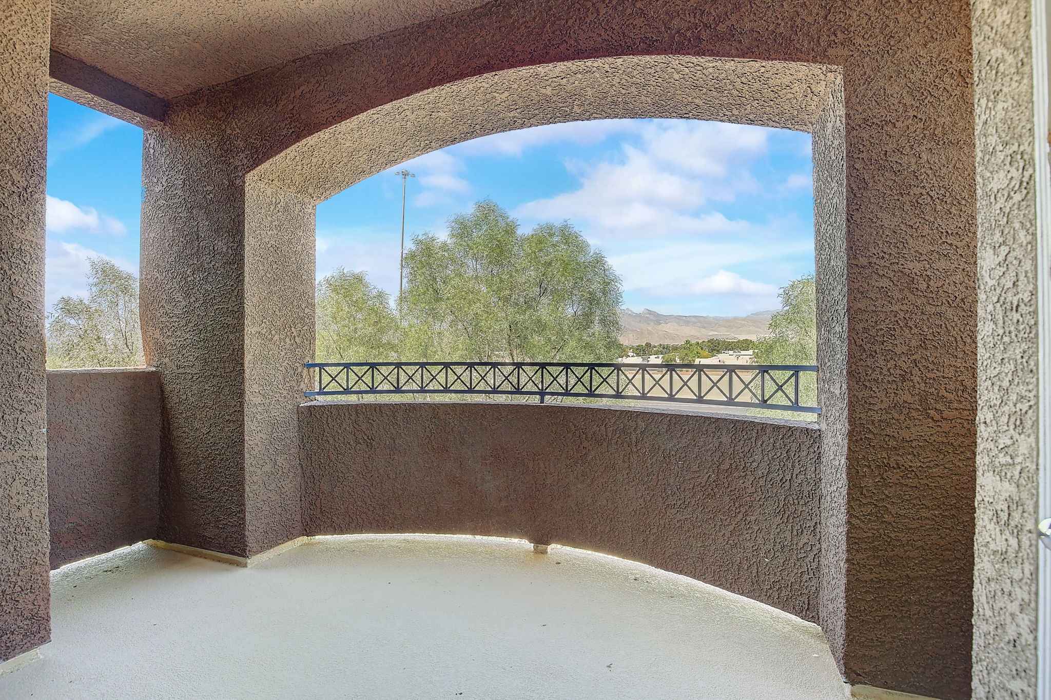 Apartment Spacious Balcony